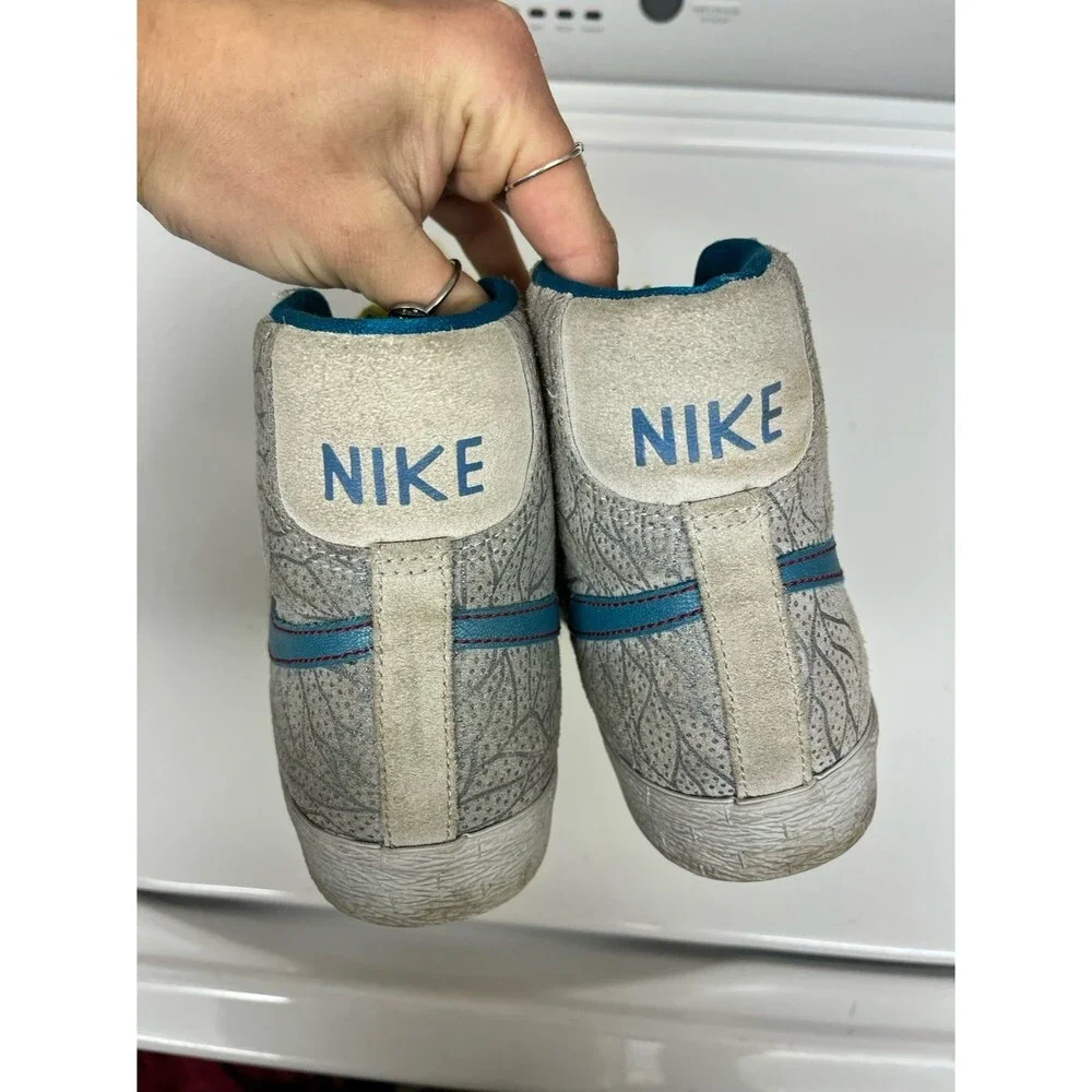 Nike Women’s High Top Blazers